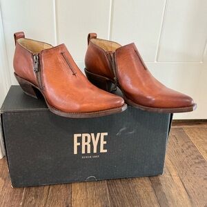 Brand NEW never worn.Frye Leather Ankle Boots in Rich Brown